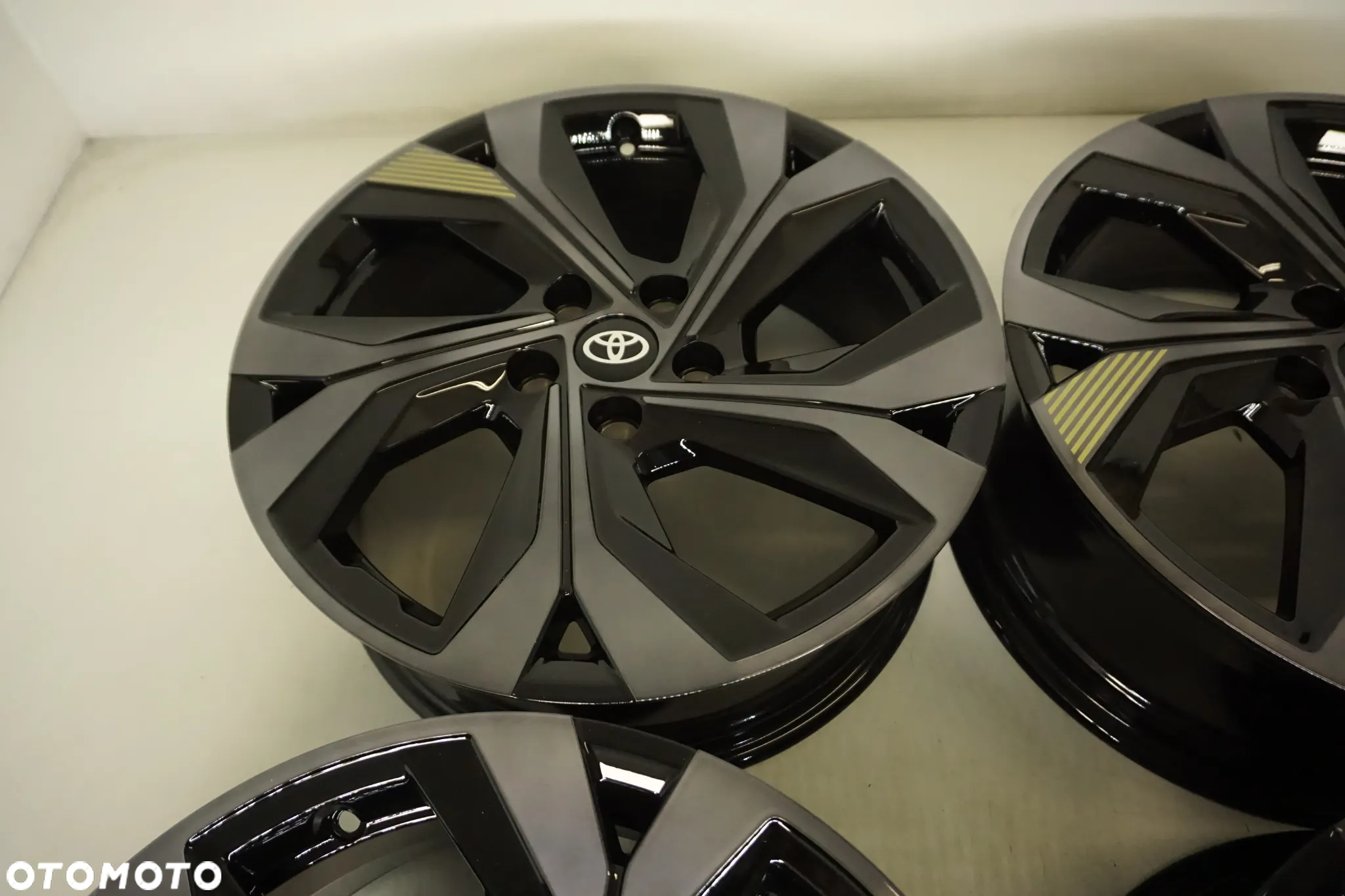 FELGI 18 TOYOTA RAV 4 CHR AURIS CAMRY COROLLA AVENSIS PRIUS PREVIA YARIS IV CROSS 5X114,3 - 2