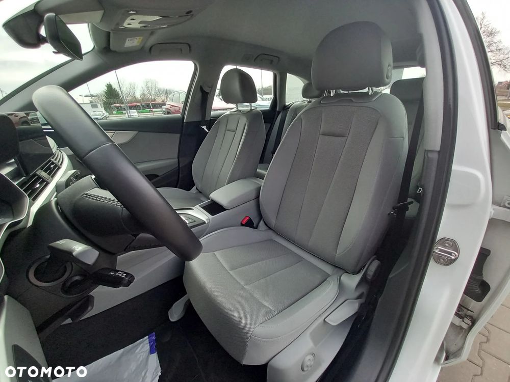 Audi A4 Avant 35 TFSI S tronic - 13