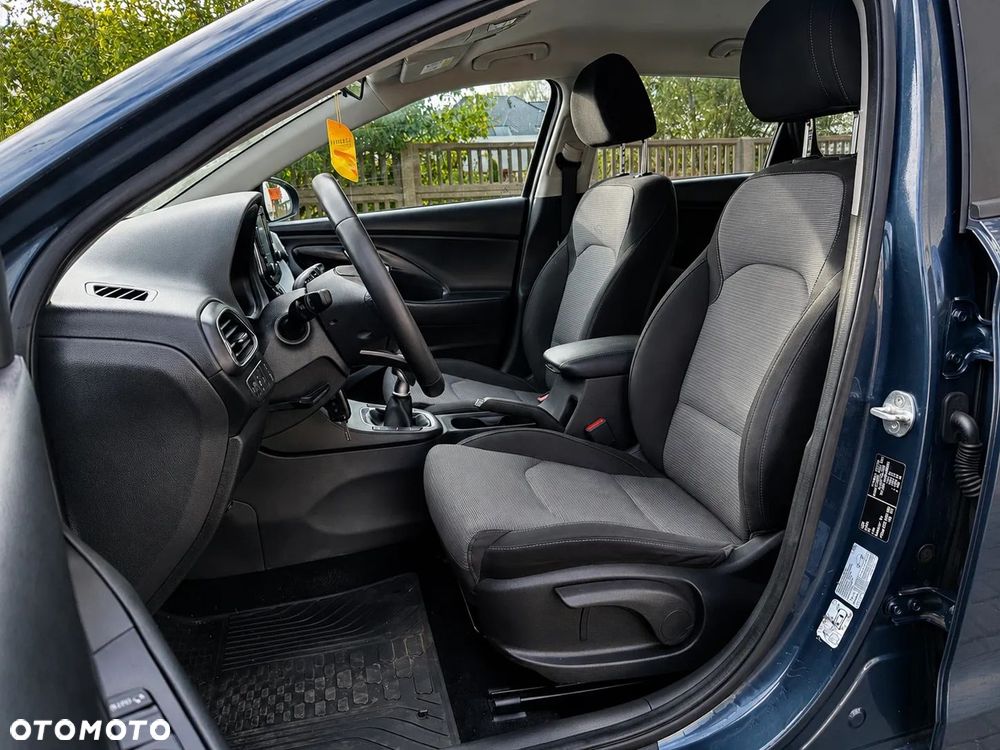 Hyundai i30 1.6 D Comfort - 10