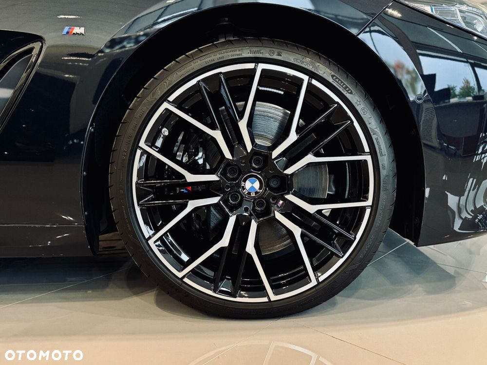 BMW Seria 8 - 16