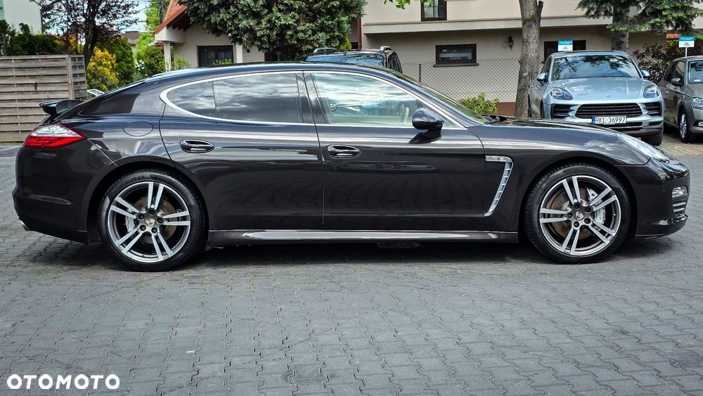 Porsche Panamera 4S - 6