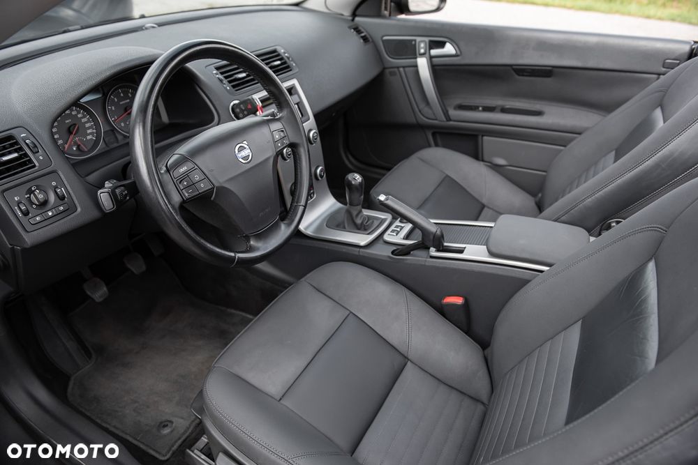 Volvo C70 2.4i Momentum - 13