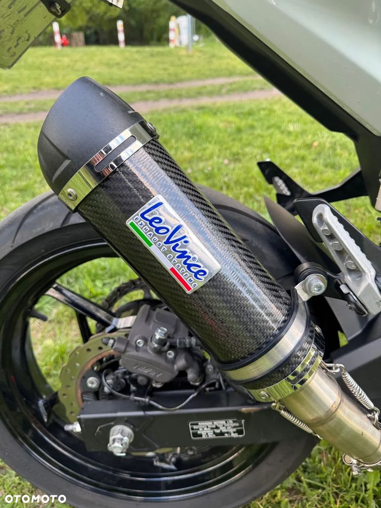 Kawasaki Ninja 400 - 11