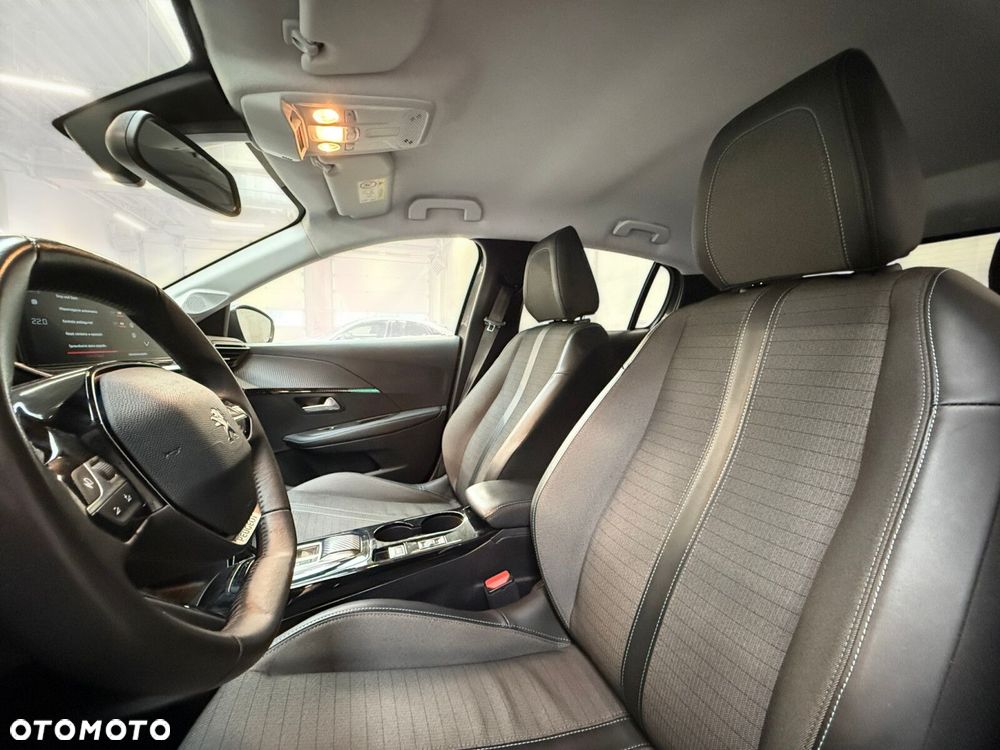 Peugeot 208 - 21
