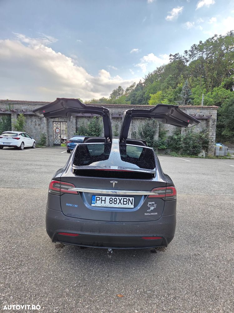 TESLA Model X 2020 — imagine 10