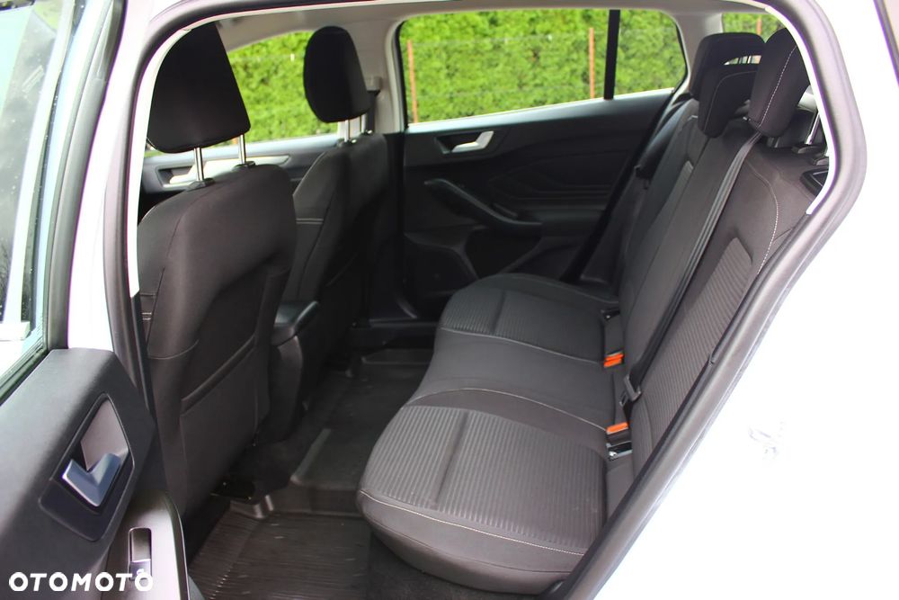 Ford Focus 1.0 EcoBoost Titanium - 33