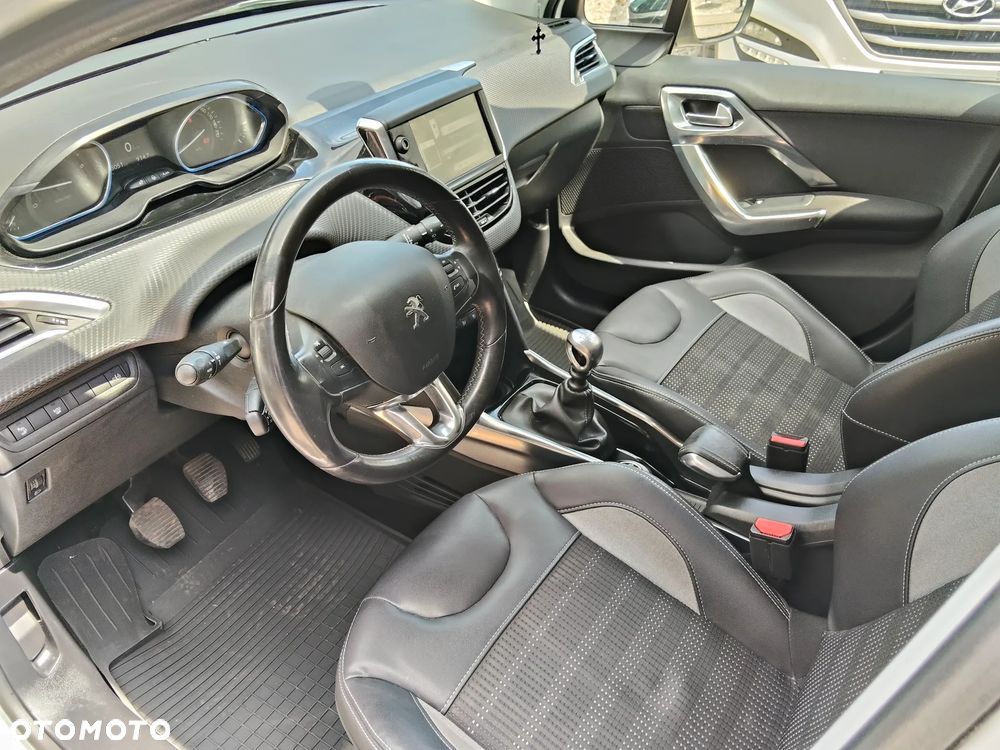 Peugeot 2008 e-HDi FAP 115 STOP & START Allure - 29
