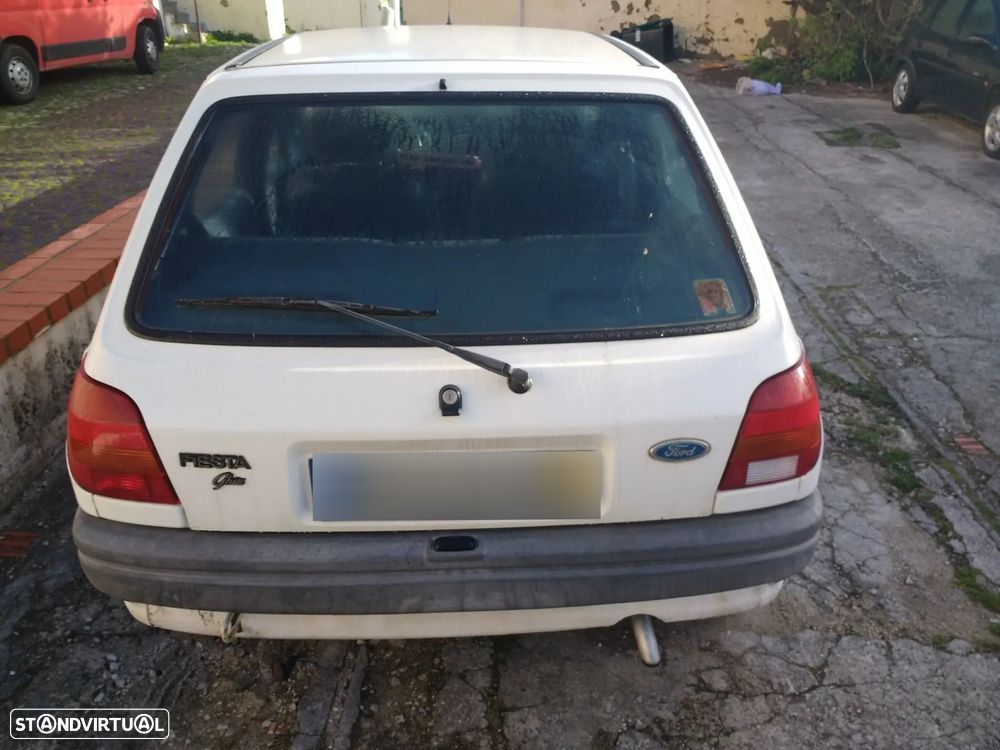 Ford Fiesta 1.3i Si - 11