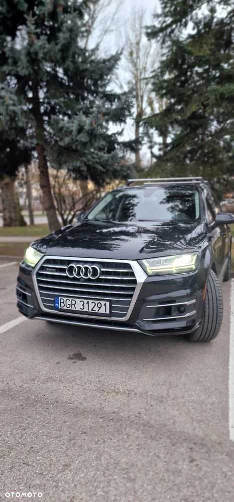 Audi Q7 - 1