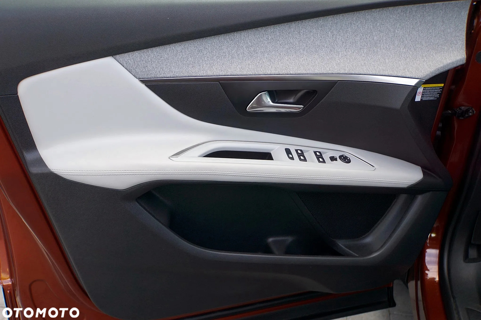 Peugeot 3008 1.6 BlueHDi Allure S&S EAT6 - 34