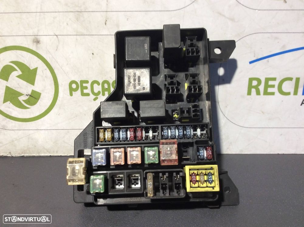 Caixa de Fusíveis Volvo V40  30859714  7254-1985 - 1