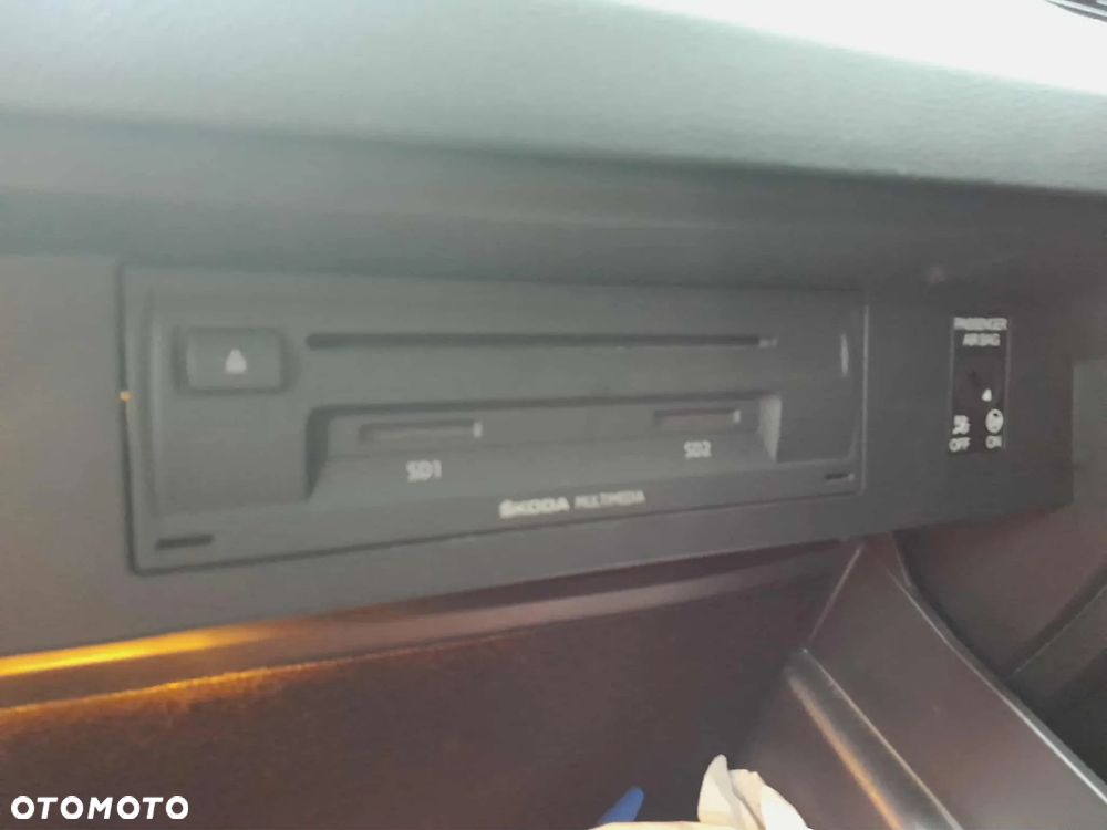 Skoda Octavia 2.0 TDI RS DSG - 19