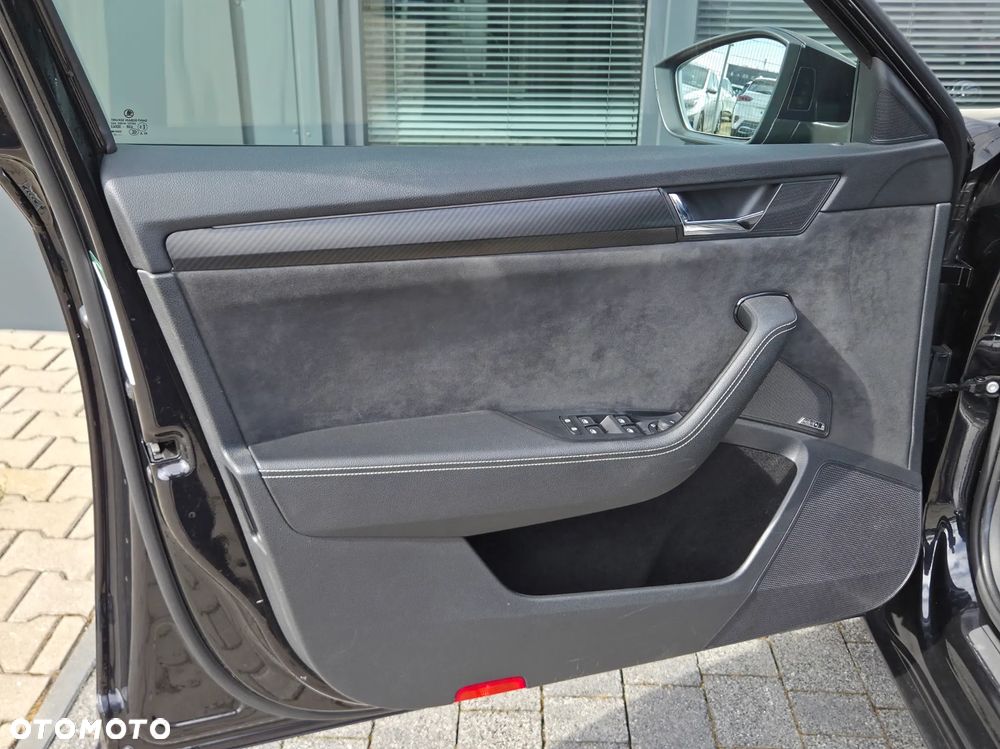 Skoda Superb 2.0 TDI SCR 4x4 Sportline DSG - 29