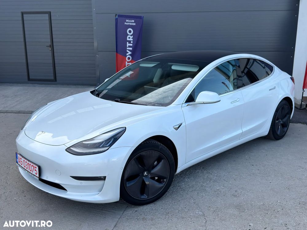 Tesla Model 3 - 7