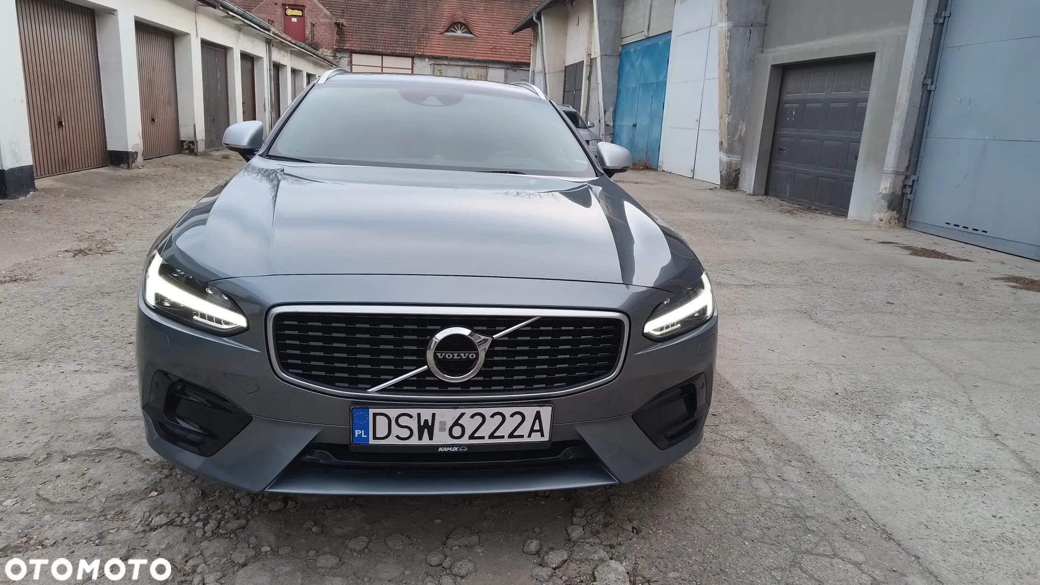 Volvo V90 D4 Geartronic R Design - 32