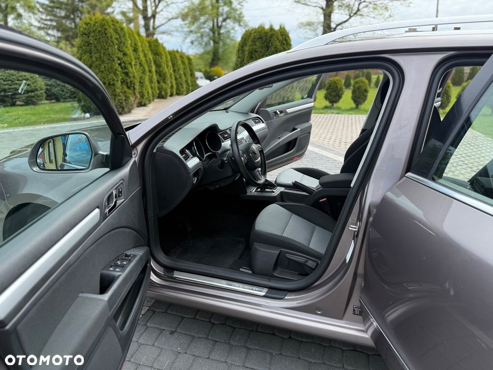 Skoda Superb 2.0 TDI DSG Elegance - 12