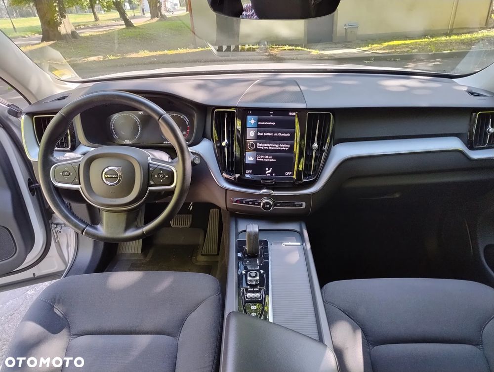 Volvo XC 60 B5 B AWD Momentum Pro - 8