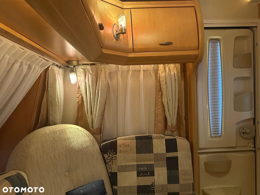 Hobby 460 UL z przedsionkiem Isabella i napędem. DMC 1400 KG !!! - 14