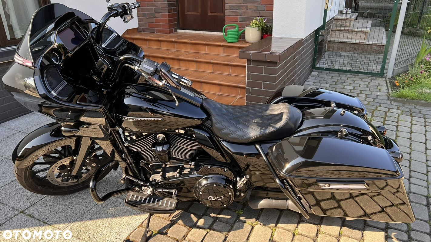Harley-Davidson Touring Road Glide - 3