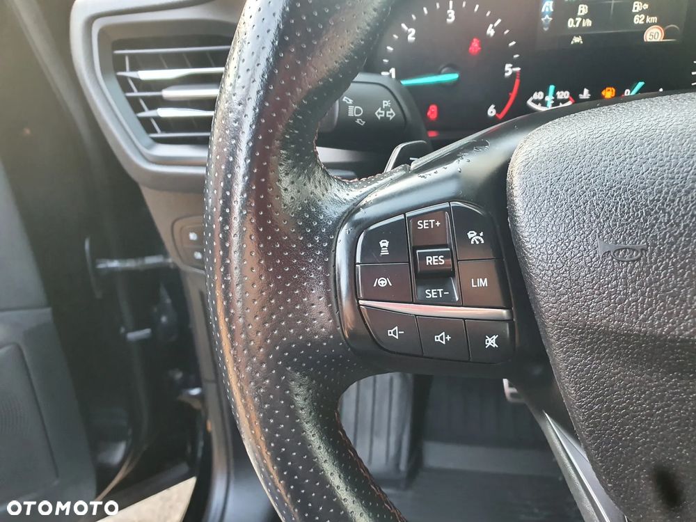 Ford Focus 1.5 EcoBlue STart-Stopp-System ST-LINE X - 19