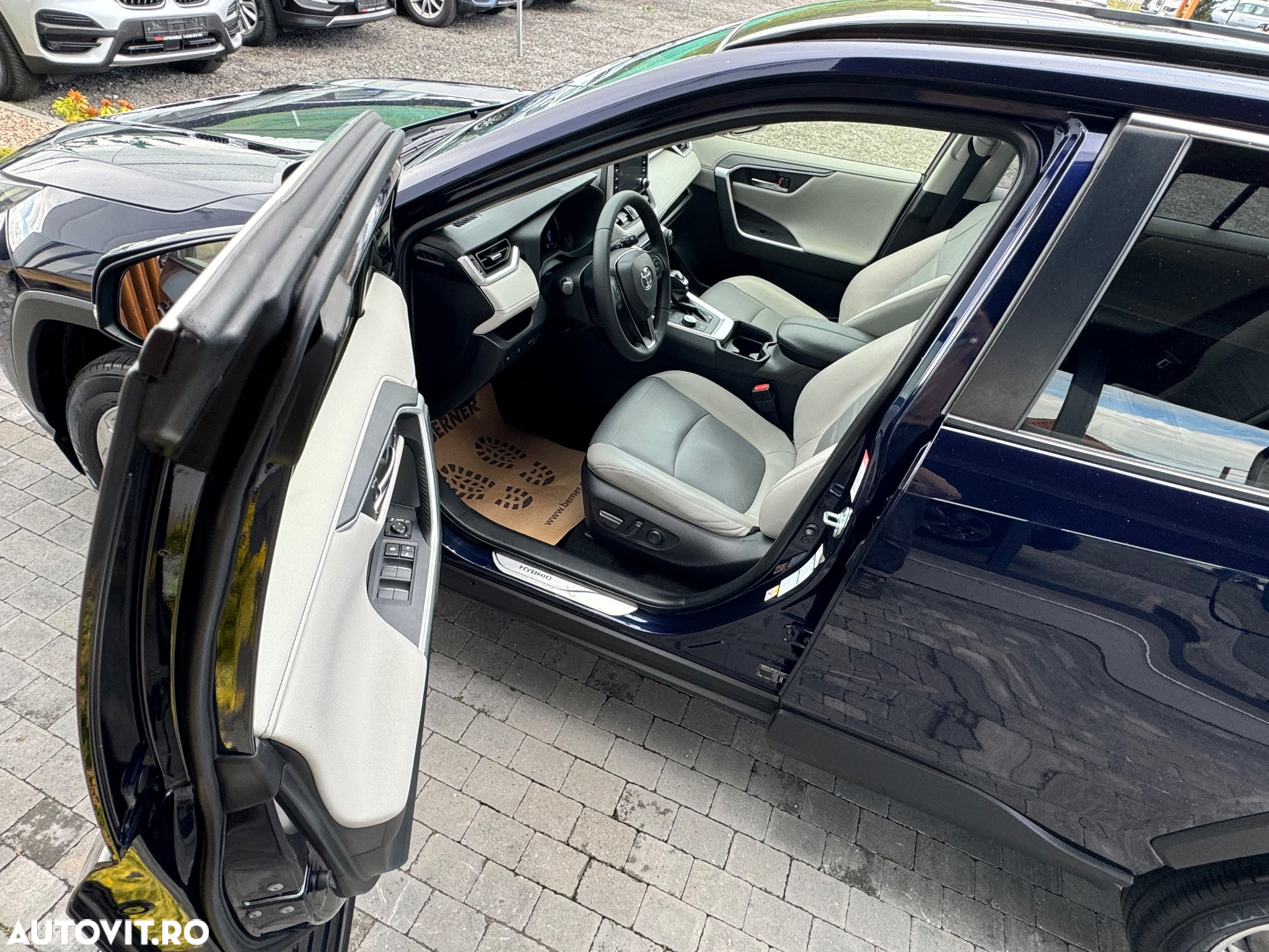 Toyota RAV4 2.5 4x4 Hybrid Adventure - 7