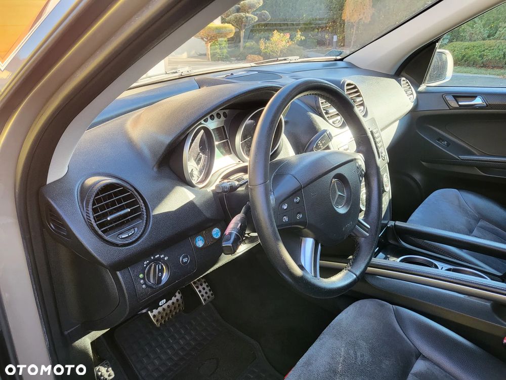 Mercedes-Benz ML - 27