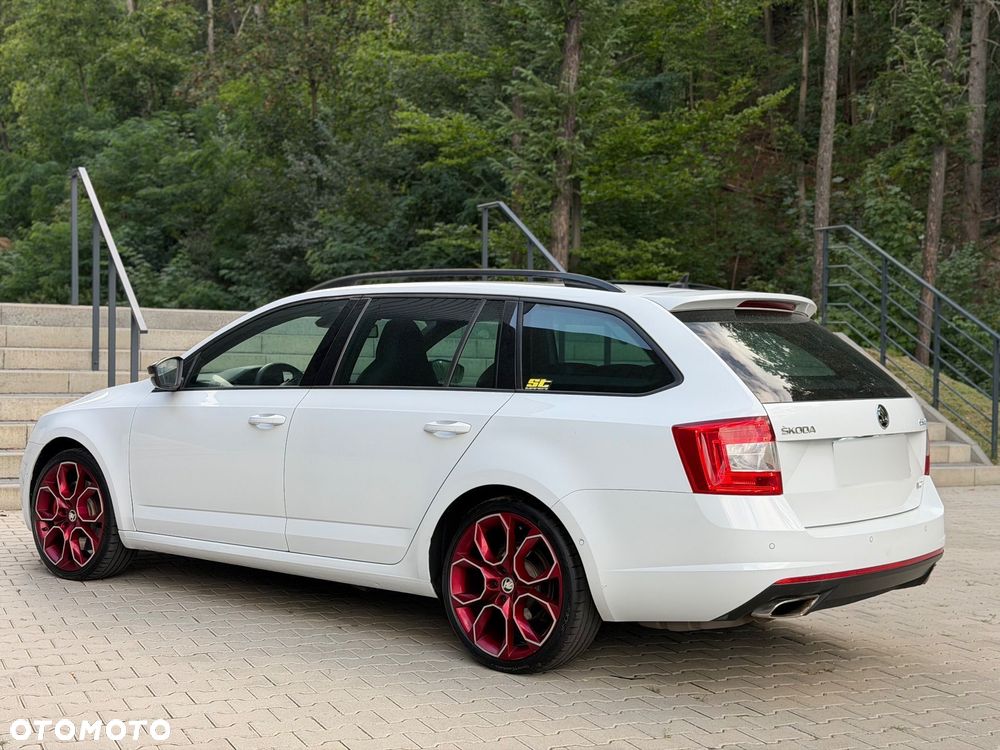 Skoda Octavia 2.0 TDI DSG RS - 16