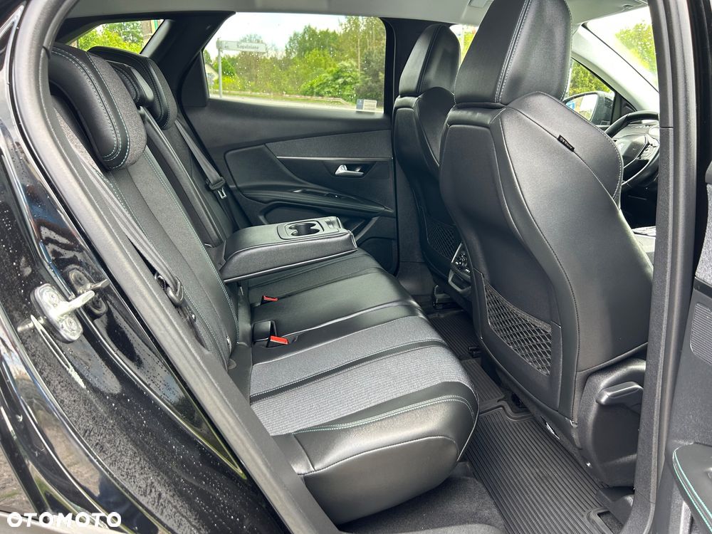 Peugeot 3008 1.2 PureTech Allure Pack S&S EAT8 - 17