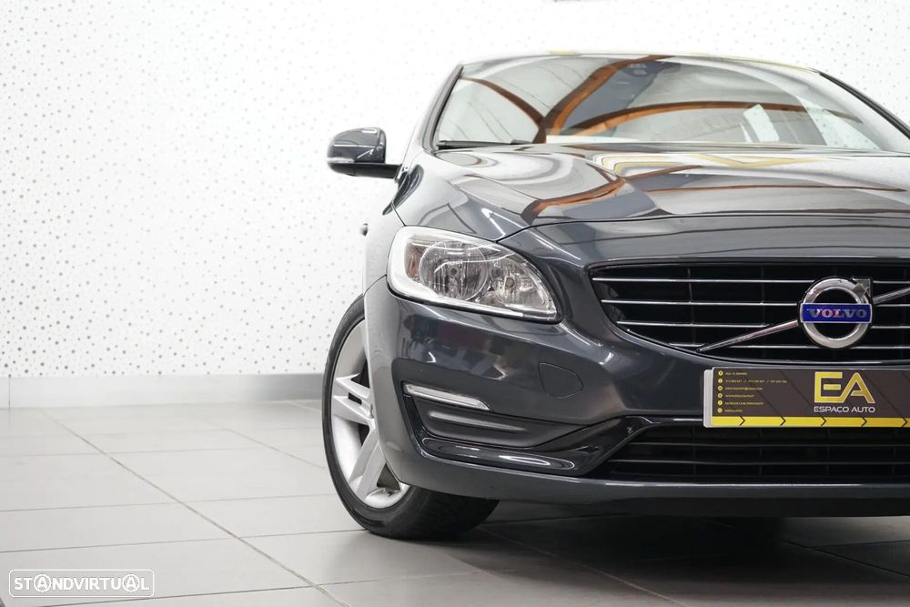 Volvo V60 2.4 D6 Momentum AWD Phev - 37