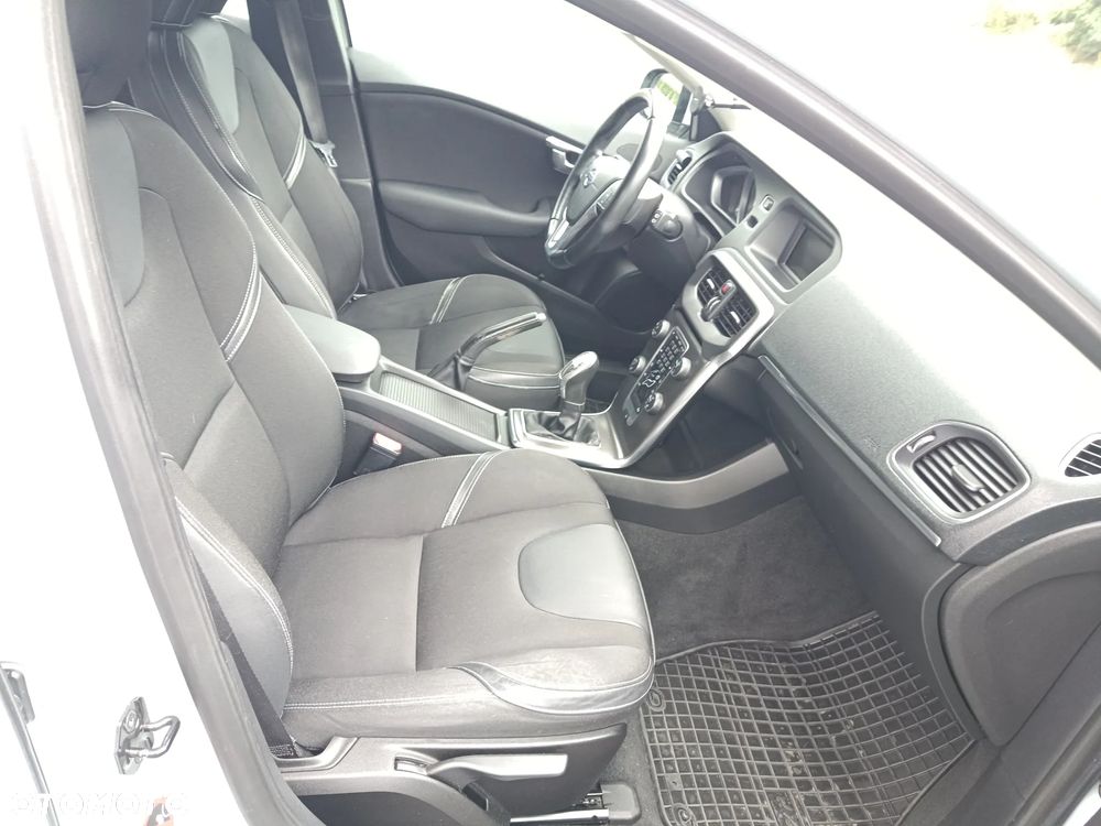 Volvo V40 D3 - 18