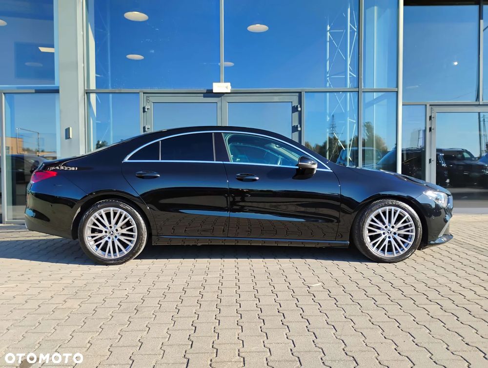 Mercedes-Benz CLA 180 Progressive 7G-DCT - 4