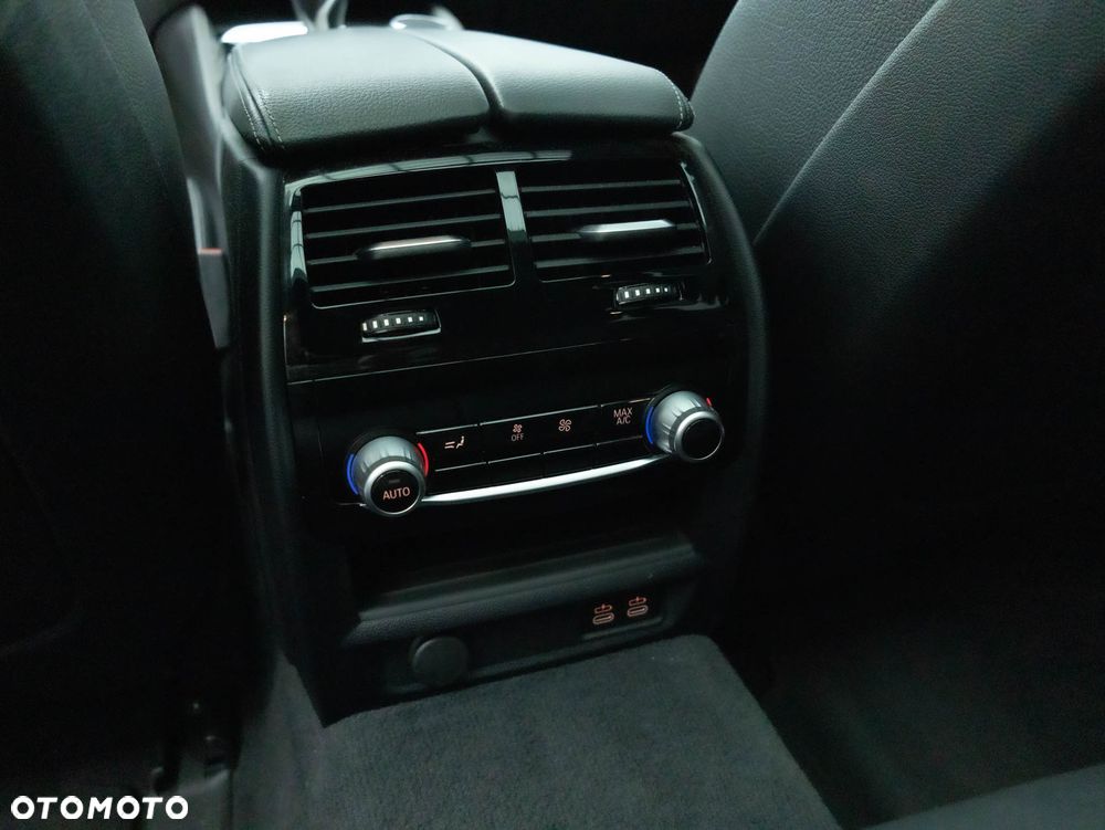 BMW Seria 5 530i xDrive M Sport Edition - 37