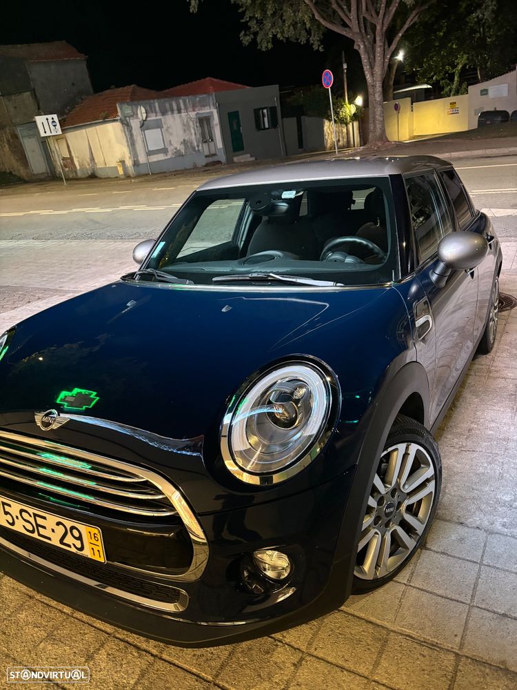 MINI 5 Portas Cooper D Auto - 17