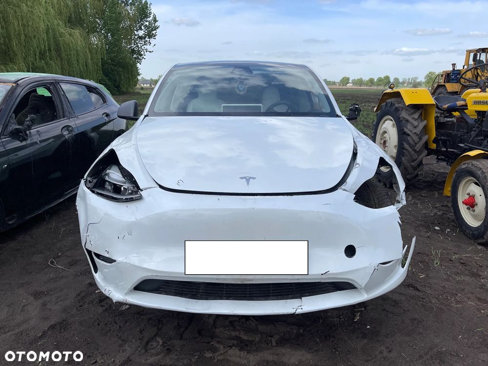 Tesla Model Y Long Range Dual Motor AWD - 5