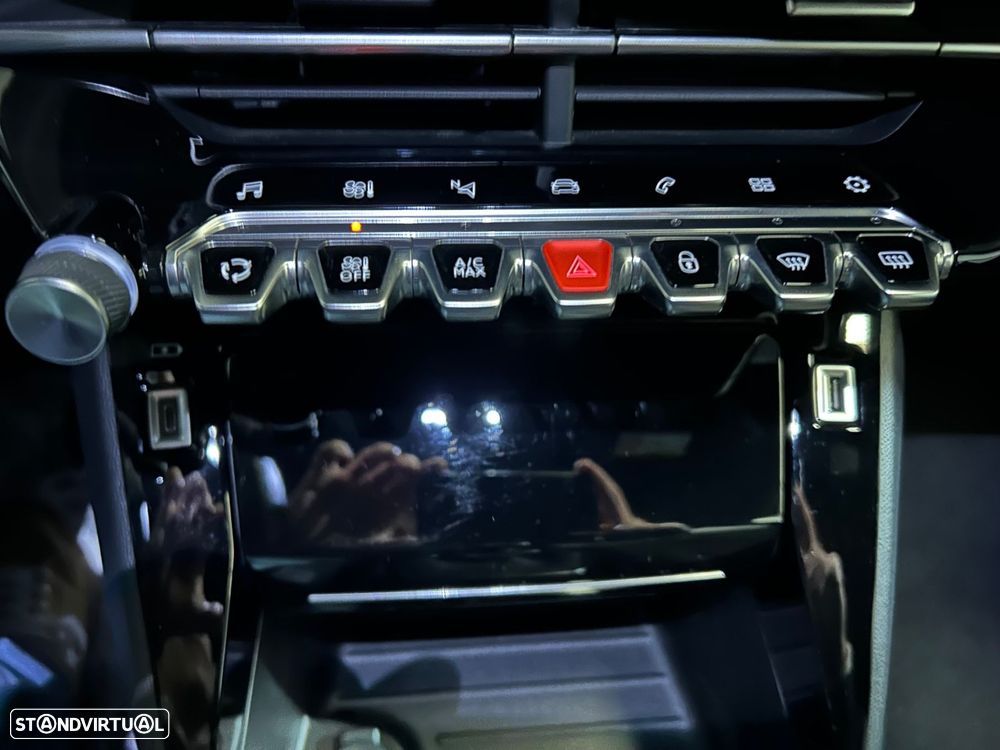 Peugeot 2008 1.2 PureTech Allure Pack - 31