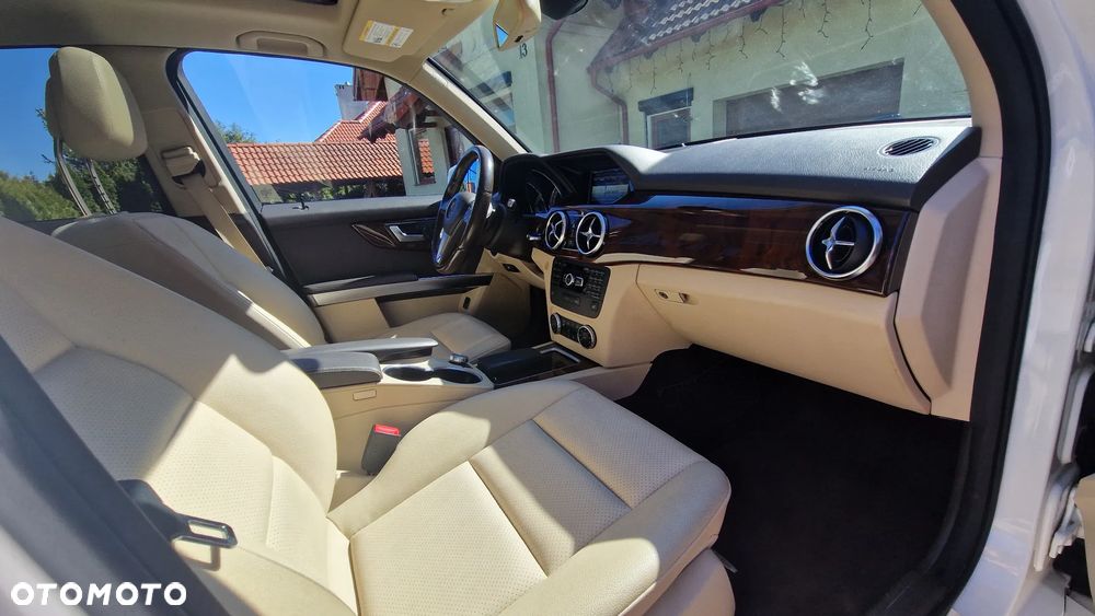 Mercedes-Benz GLK 350 4-Matic - 11