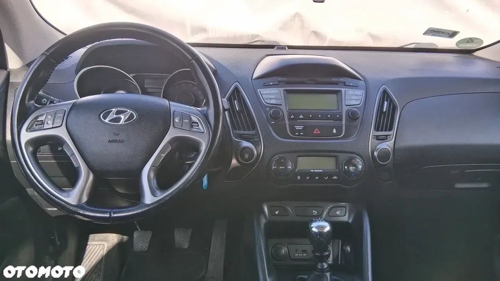 Hyundai ix35 1.6 2WD Fifa World Cup Edition - 16