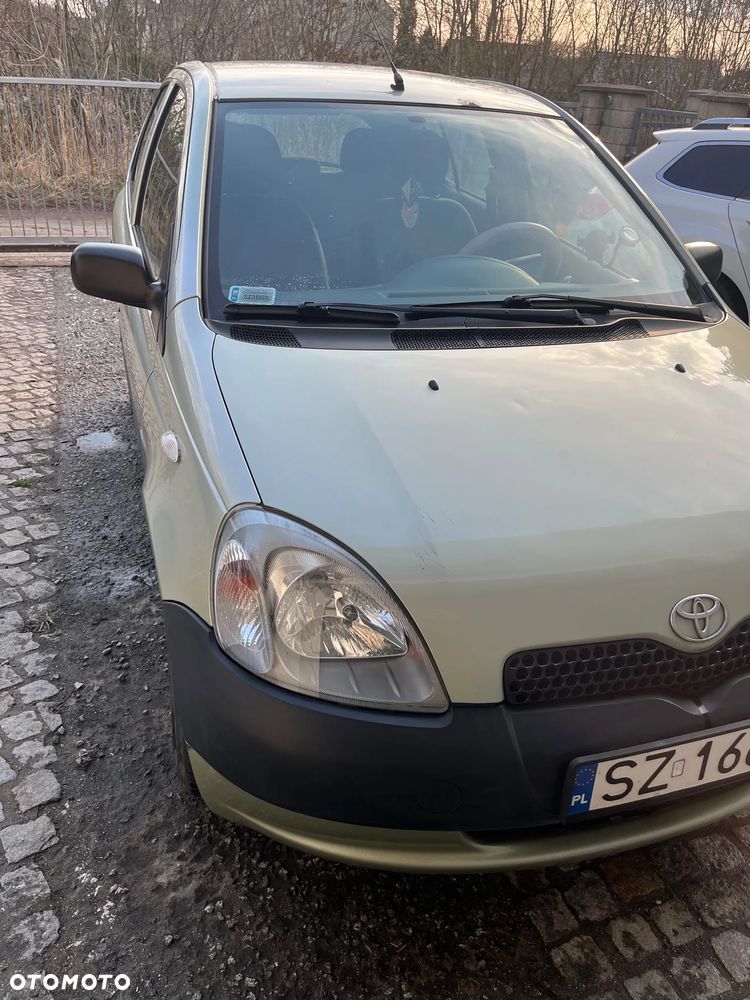 Toyota Yaris 1.0 Base - 5