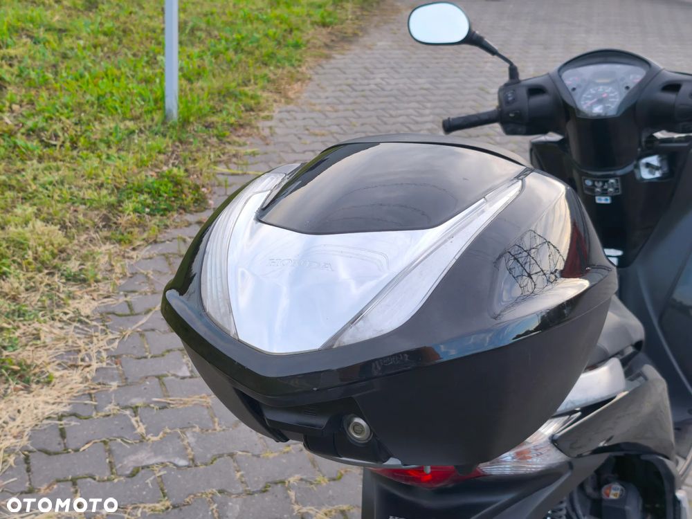 Honda SH - 9