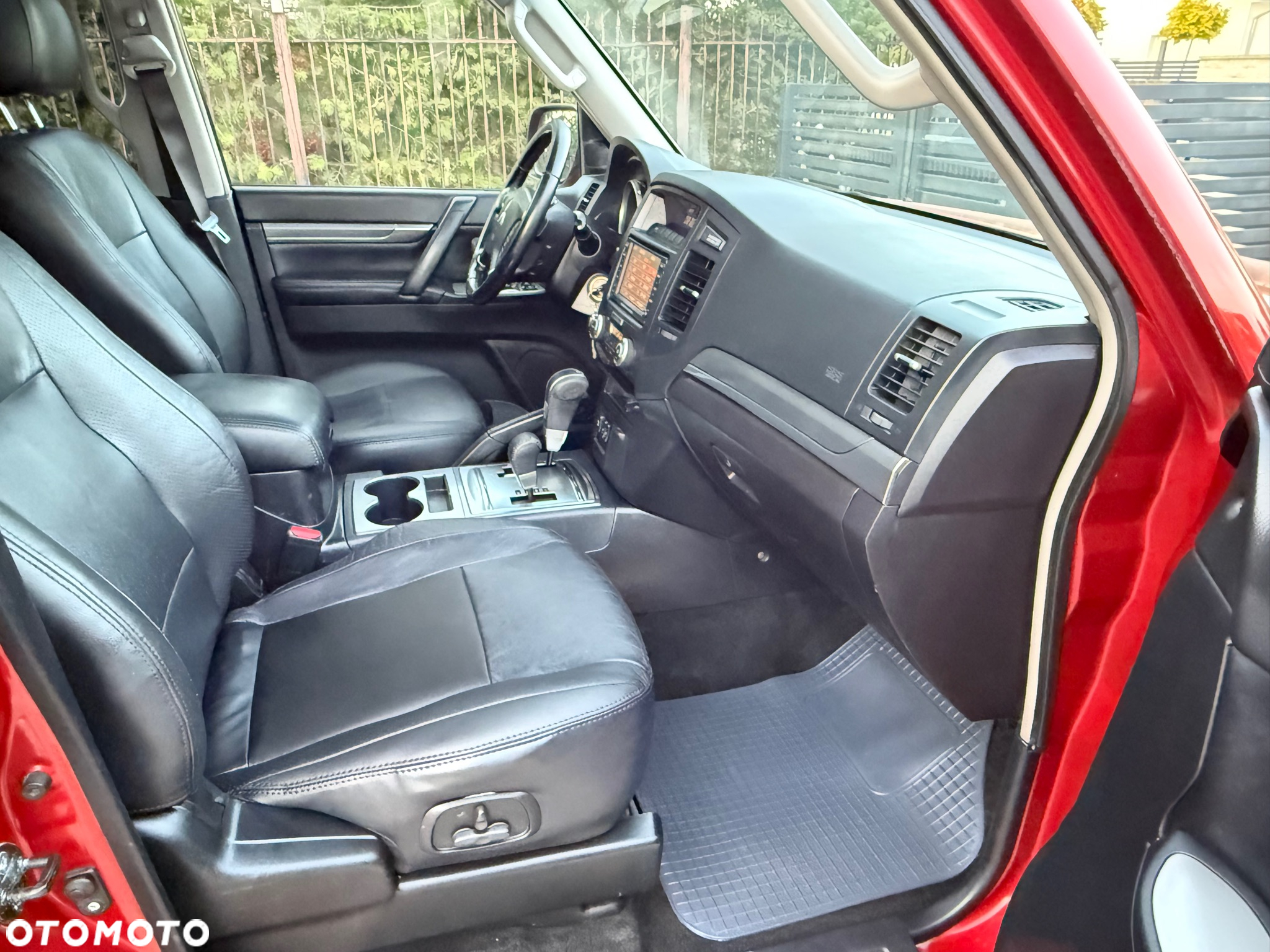 Mitsubishi Pajero 3.2 DID Intense + - 23