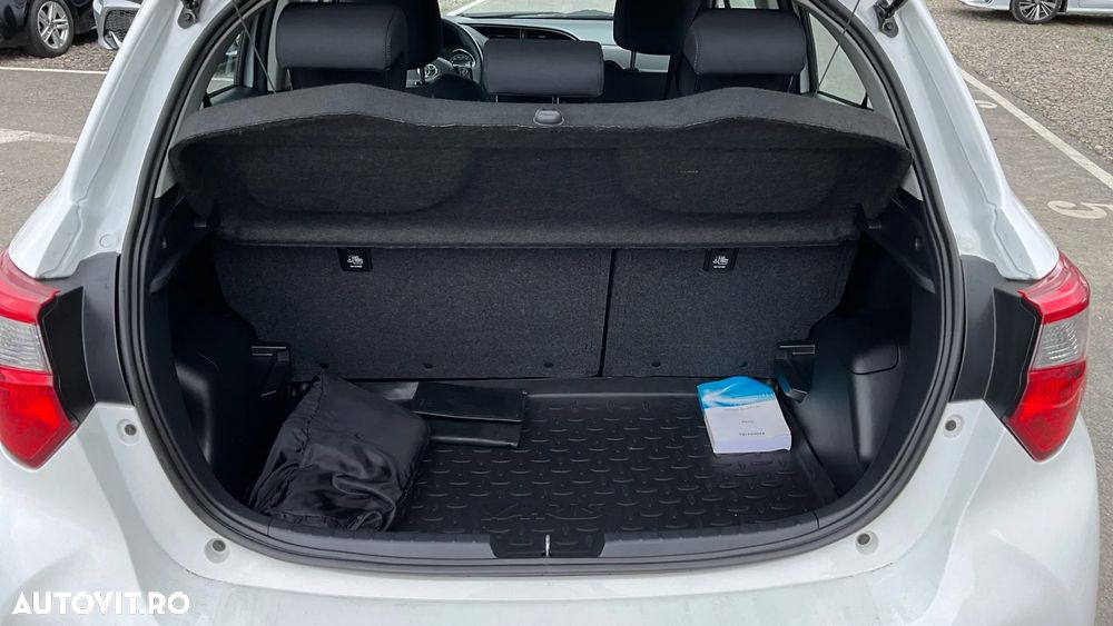 Toyota Yaris - 10