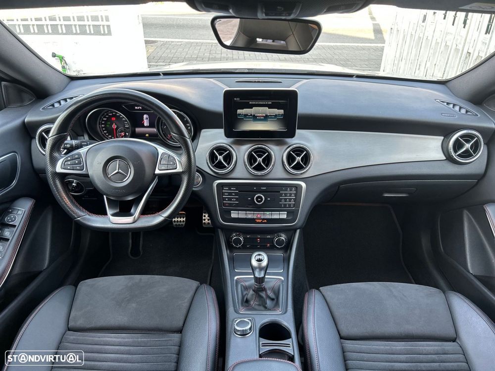 Mercedes-Benz CLA 180 d Shooting Brake AMG Line - 14