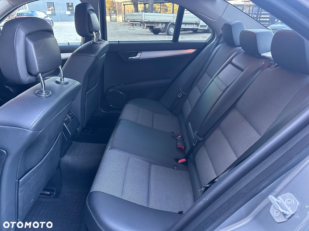 Mercedes-Benz Klasa C 220 CDI DPF Automatik Avantgarde - 7