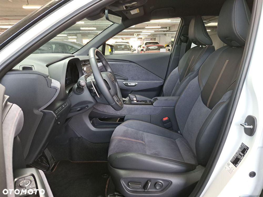 Lexus LBX 1.5 Hybrid Cool - 12