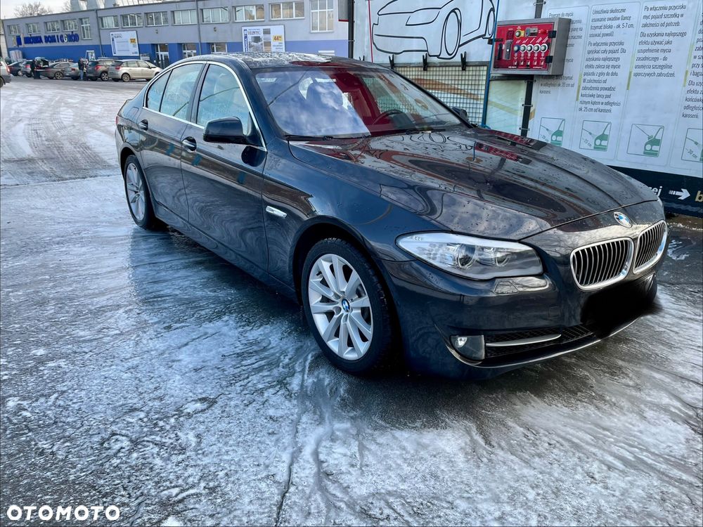 BMW Seria 5 528i - 1