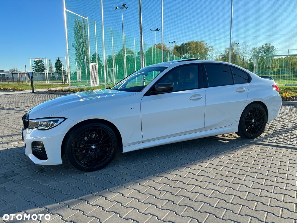 BMW Seria 3 318d M Sport - 9