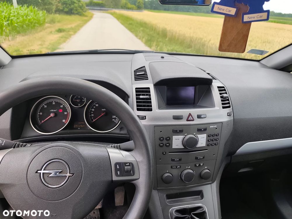Opel Zafira 1.9 CDTI Essentia - 8
