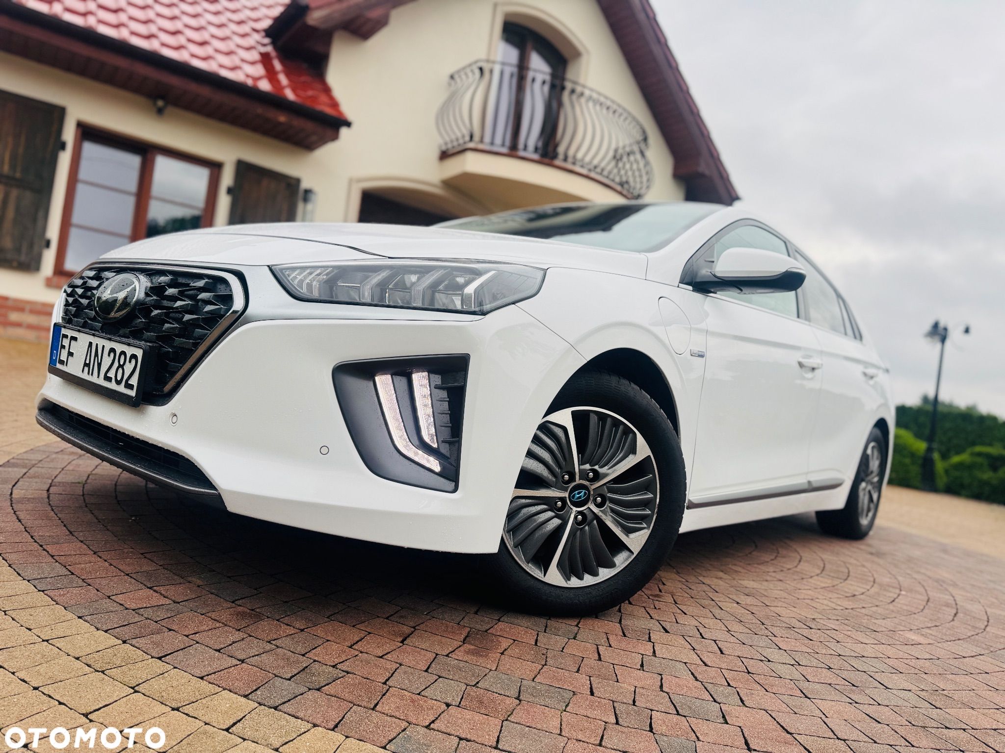 Hyundai IONIQ Plug-in-Hybrid 1.6 GDI Premium - 1