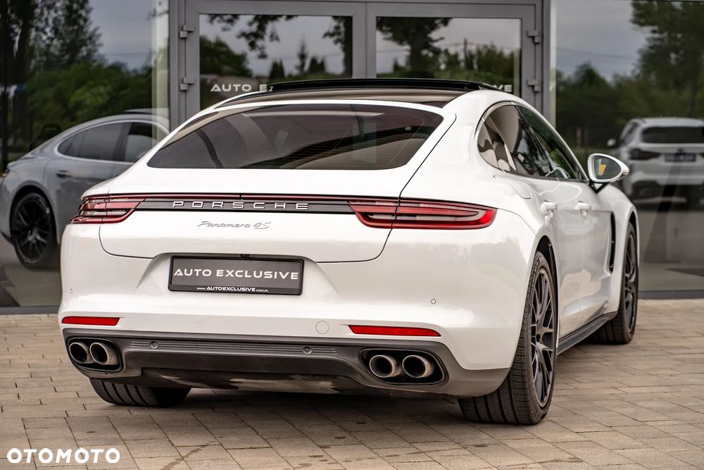 Porsche Panamera 4S - 24