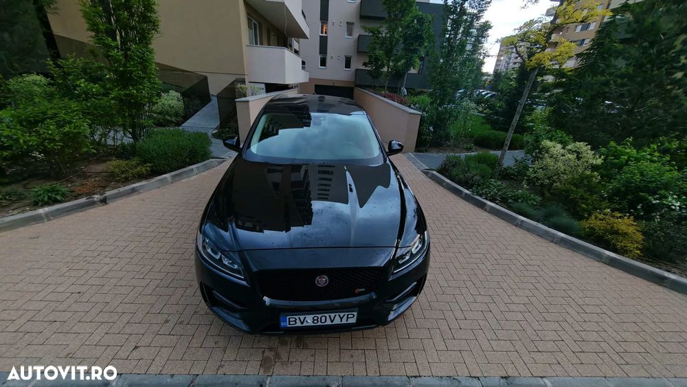 Jaguar F-Pace 25d AWD R-Sport - 12